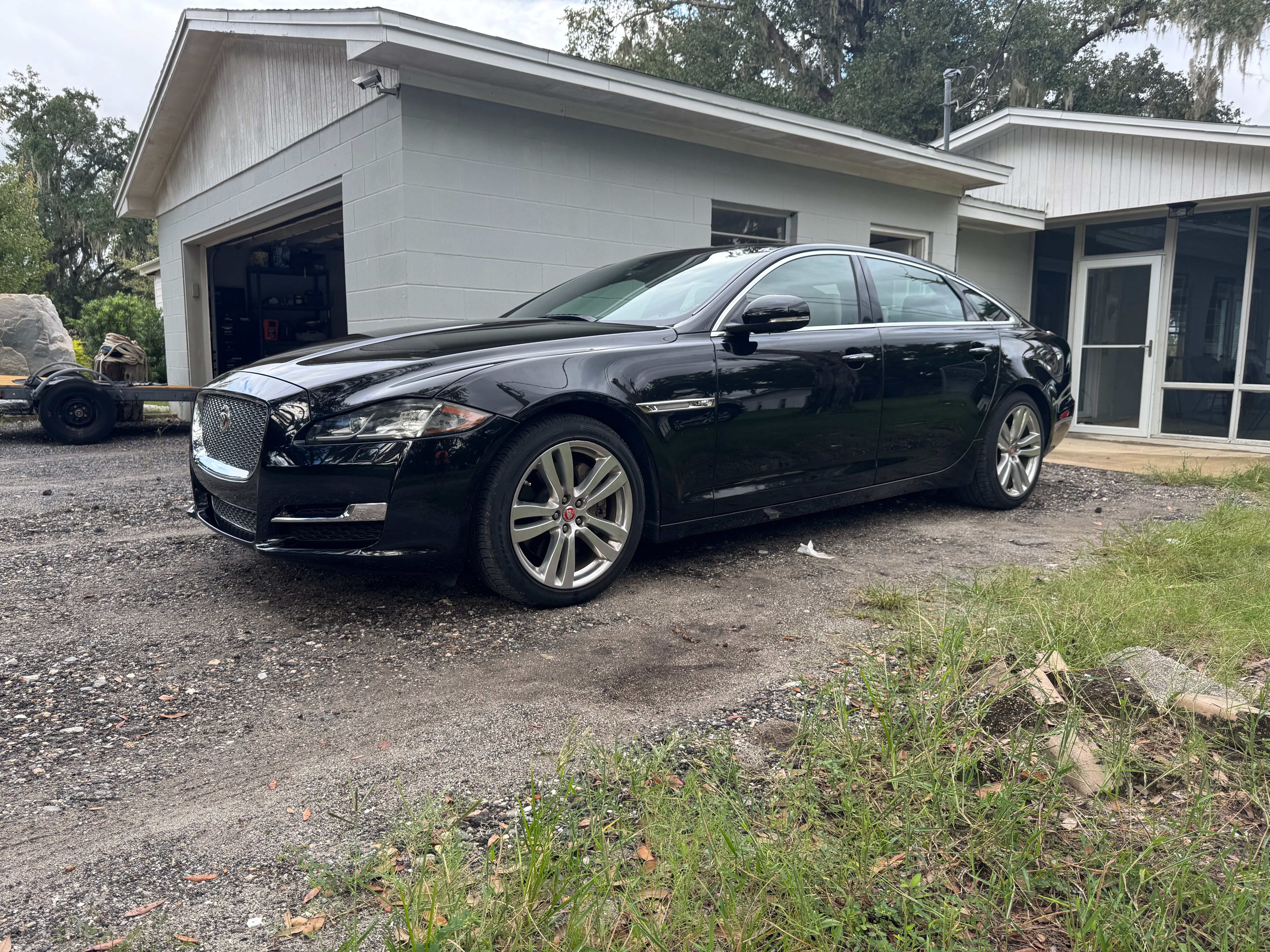 Used 2017 Jaguar XJ L Portfolio AWD/4WD image 6