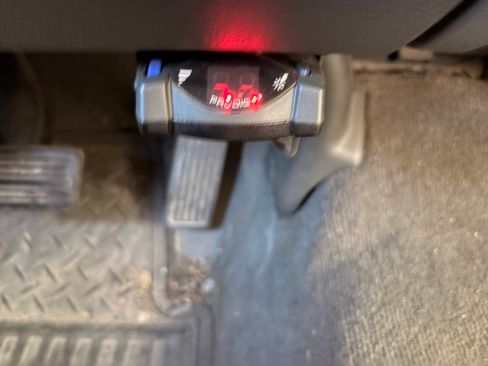 Used 2003 GMC Sierra 2500 SLE w/ Skid Plate Package AWD/4WD image 11