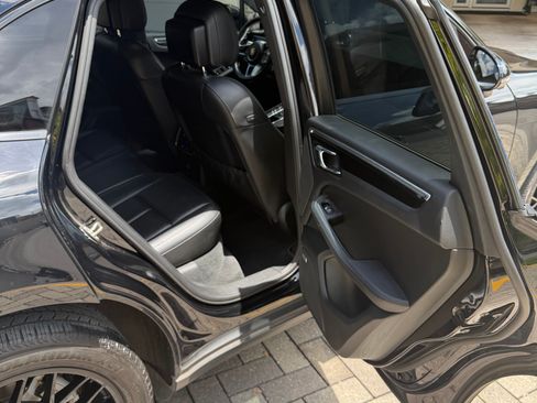 Used 2018 Porsche Macan S AWD/4WD image 8