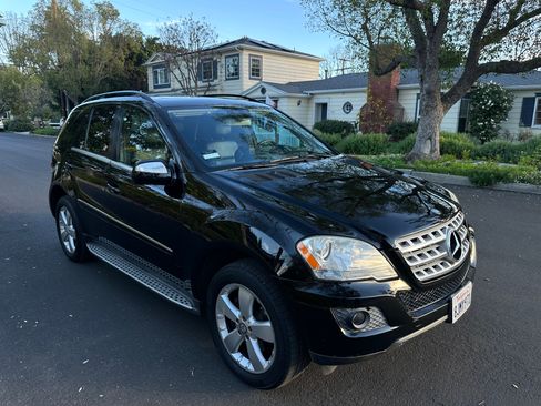 Used 2010 Mercedes-Benz ML 350 2WD image 2