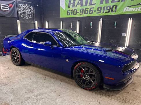 Used 2018 Dodge Challenger R/T Scat Pack w/ Leather Interior Group RWD image 5