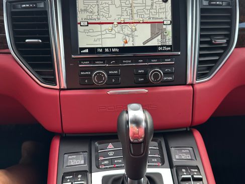 Used 2015 Porsche Macan S AWD/4WD image 20