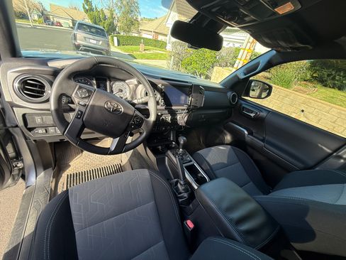 Used 2021 Toyota Tacoma TRD Off-Road w/ Technology Package image 23