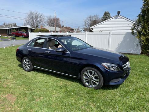 Used 2018 Mercedes-Benz C 300 4MATIC Sedan image 2