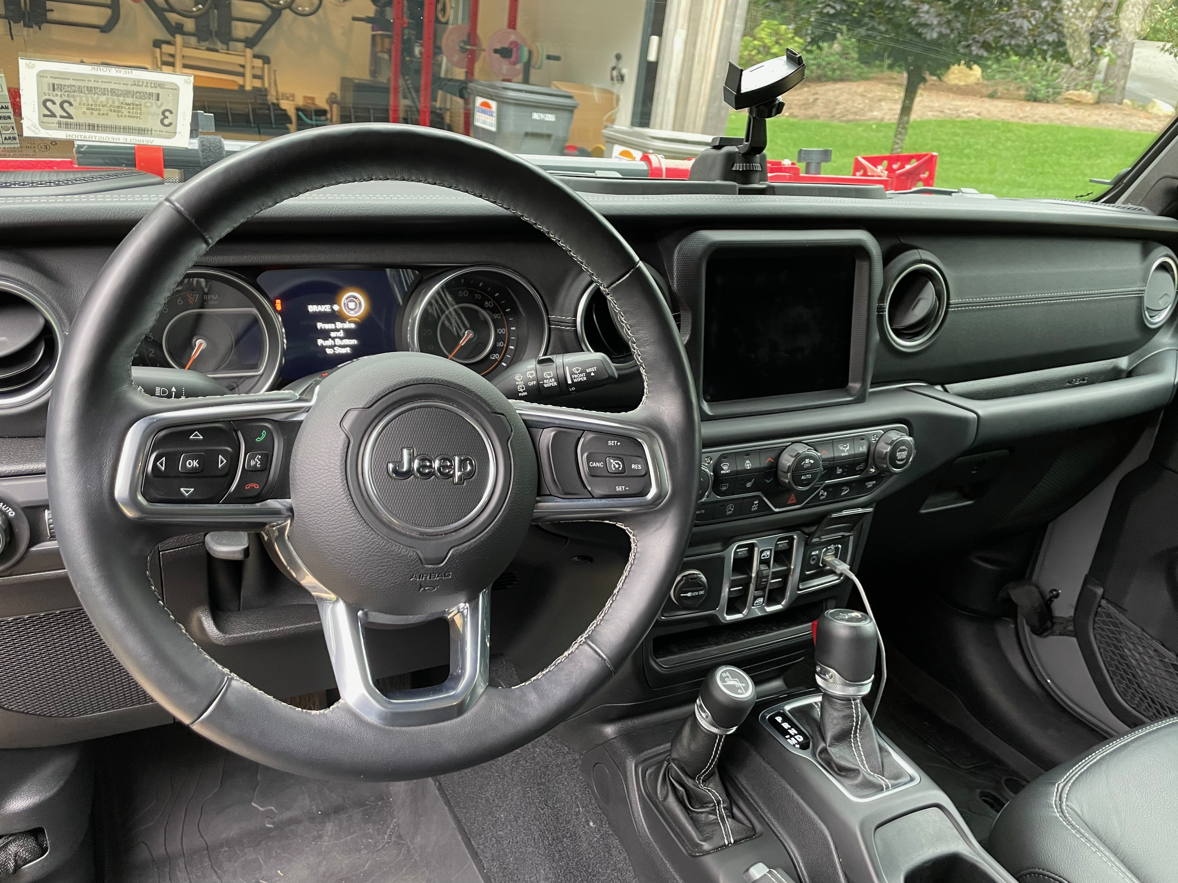 Used 2018 Jeep Wrangler Unlimited Sahara AWD/4WD image 14