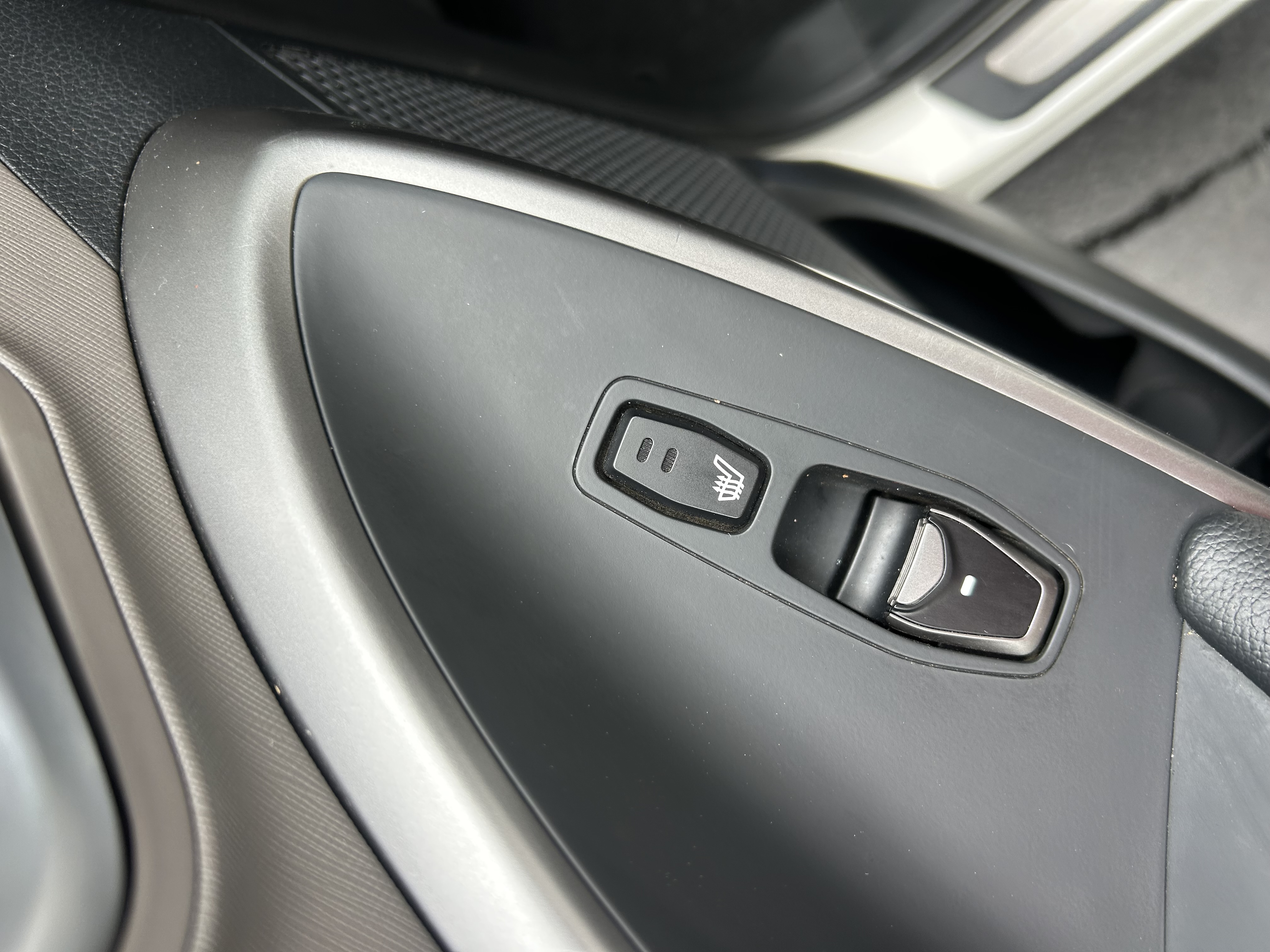 Used 2017 Hyundai Santa Fe Limited FWD image 14