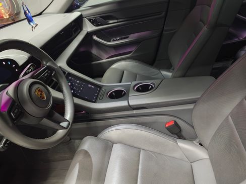 Used 2020 Porsche Taycan 4S image 14