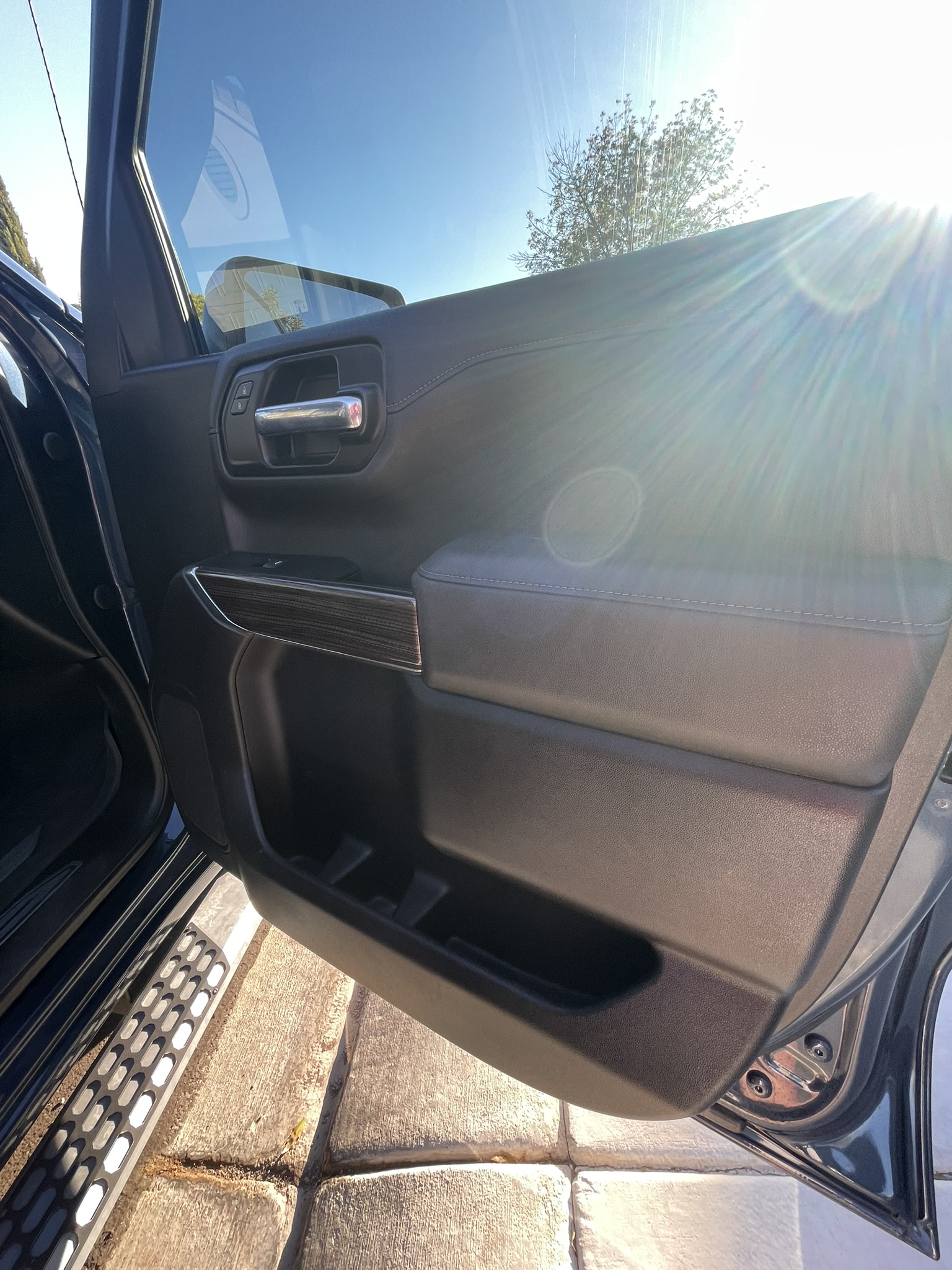 Used 2021 Chevrolet Silverado 1500 LT w/ Bed Protection Package RWD image 12