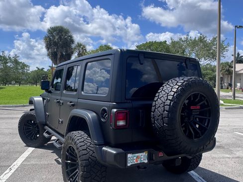 Used 2024 Jeep Wrangler Unlimited Sport AWD/4WD image 11