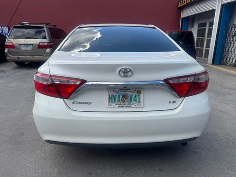 Used 2016 Toyota Camry LE image 10