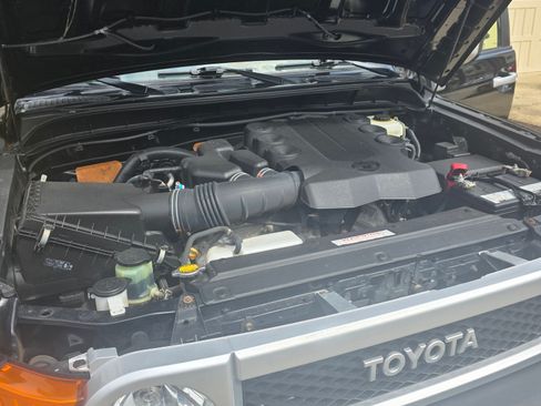 Used 2012 Toyota FJ Cruiser 4WD w/ Upgrade Pkg image 10