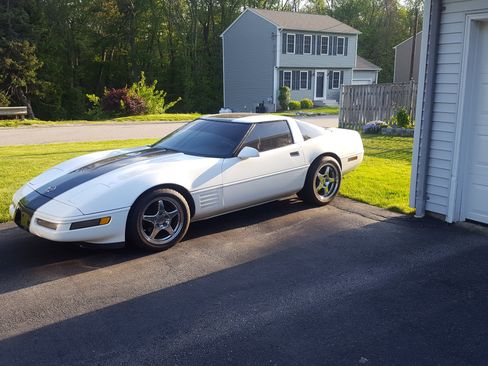 Used 1994 Chevrolet Corvette Coupe image 4