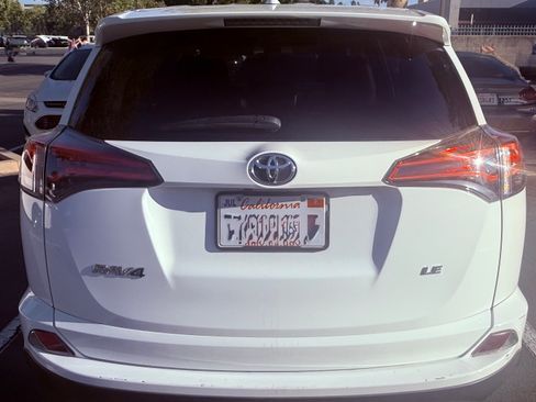 Used 2017 Toyota RAV4 LE w/ Carpet Mat Package FWD image 10