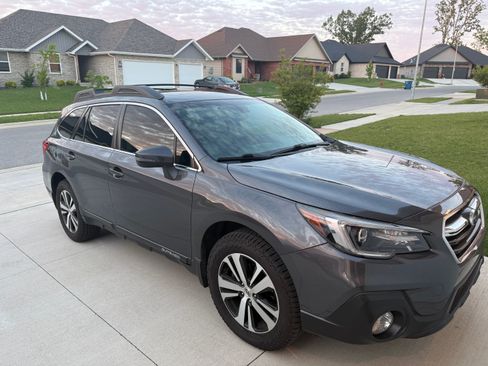 Used 2019 Subaru Outback 2.5i Limited w/ Popular Package #2 AWD/4WD image 2