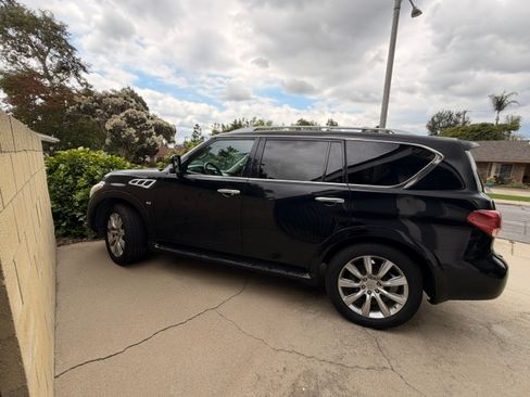 Used 2014 INFINITI QX80 4WD w/ Deluxe Touring Package image 6