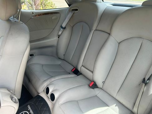 Used 2005 Mercedes-Benz CLK 320 Cabriolet image 10