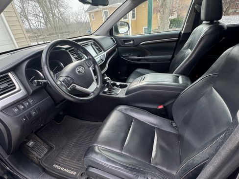 Used 2015 Toyota Highlander Limited w/ Driver Technology Package image 6