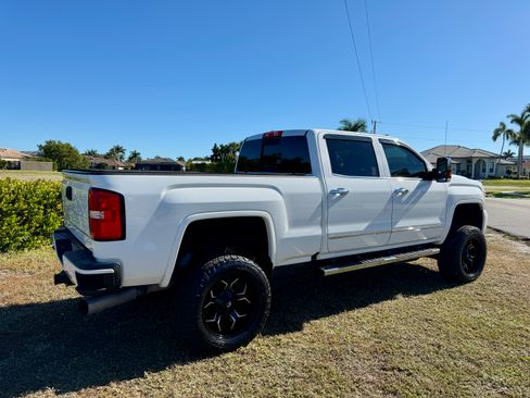 Used 2019 GMC Sierra 2500 Denali w/ Duramax Plus Package image 11