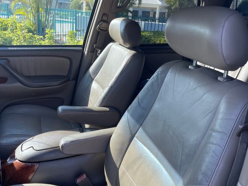 Used 2004 Toyota Tundra Limited image 2