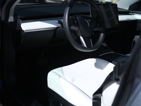 Used 2021 Tesla Model 3 Long Range AWD/4WD image 15
