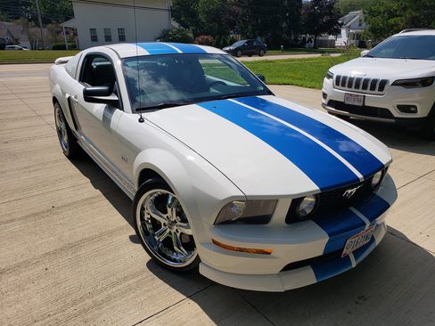 Used 2006 Ford Mustang GT image 10
