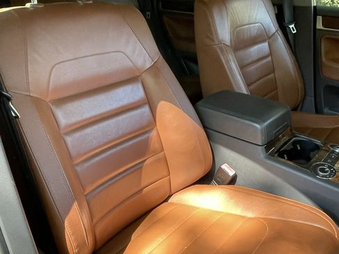 Used 2008 Volkswagen Touareg V10 TDI image 18