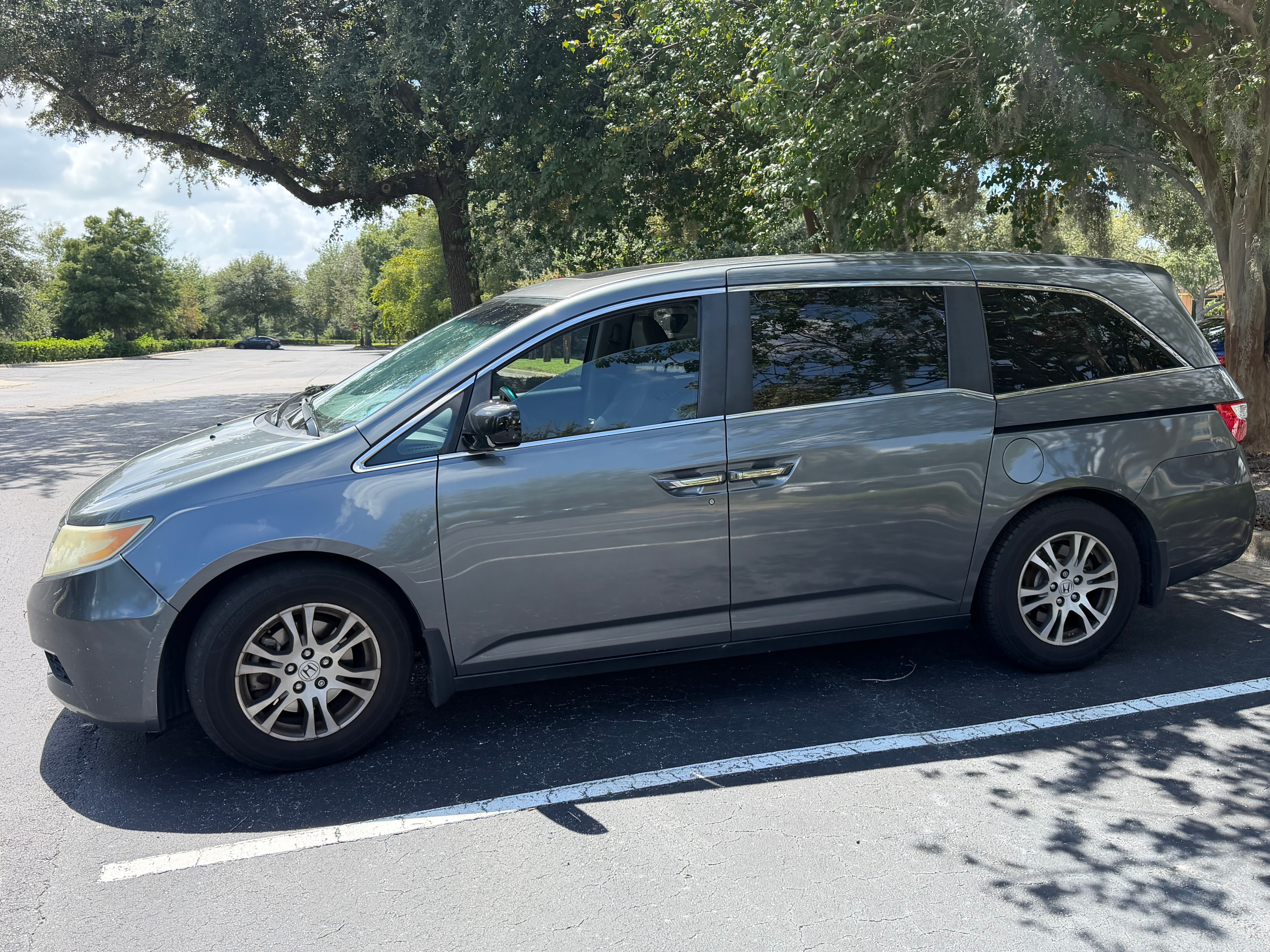 Used 2011 Honda Odyssey EX-L image 1