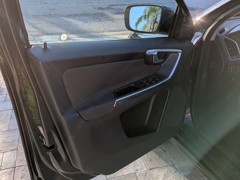 Used 2015 Volvo XC60 T5 image 6