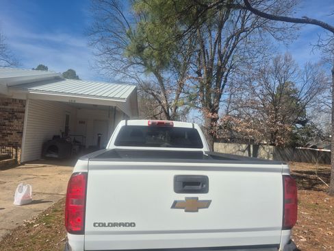 Used 2019 Chevrolet Colorado W/T w/ WT Convenience Package image 2