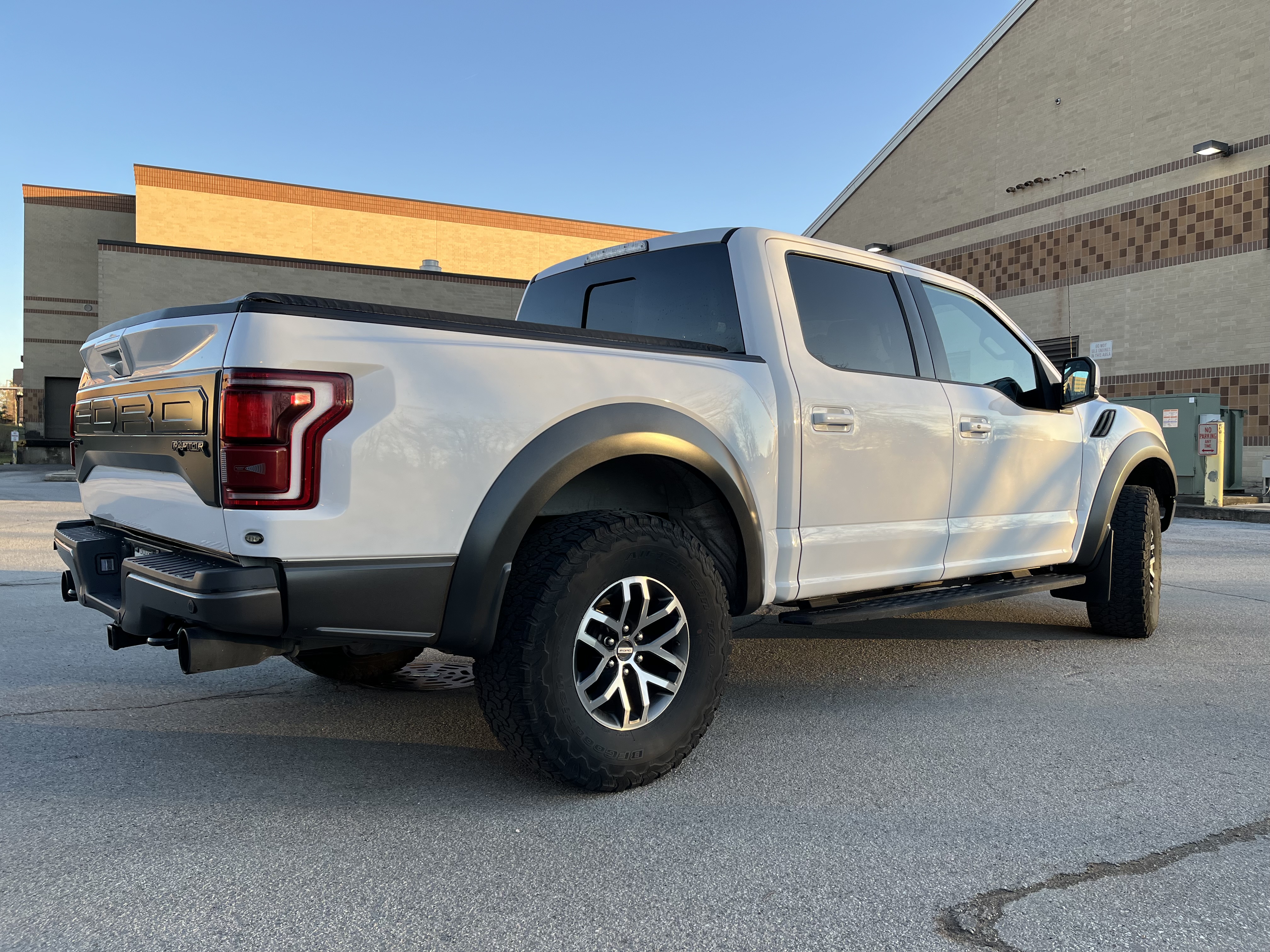 Used 2018 Ford F150 Raptor w/ Equipment Group 802A Luxury AWD/4WD image 12