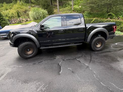 Used 2018 Ford F150 Raptor w/ Equipment Group 802A Luxury image 8