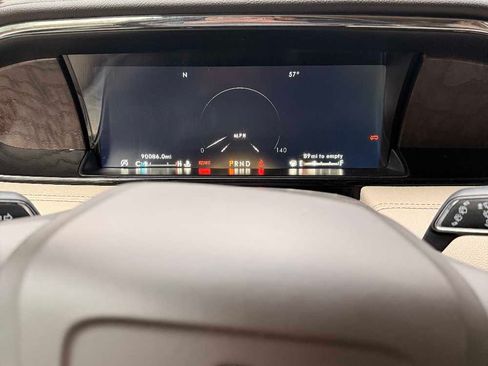 Used 2020 Lincoln Navigator Reserve w/ Luxury Package image 19