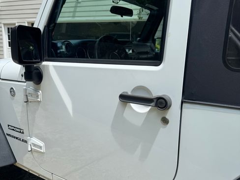 Used 2011 Jeep Wrangler Sport AWD/4WD image 6