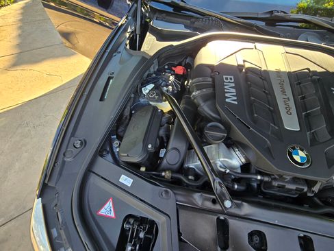 Used 2011 BMW 550i Sedan image 23