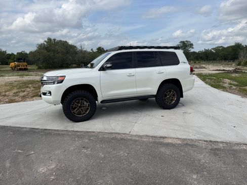 Used 2021 Toyota Land Cruiser Heritage Edition AWD/4WD image 4