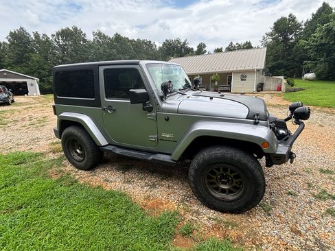 Used 2014 Jeep Wrangler Sahara w/ Connectivity Group AWD/4WD image 5