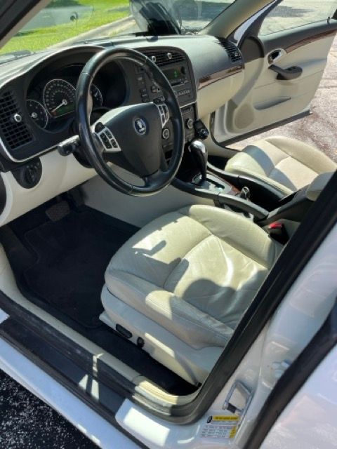 Used 2011 Saab 9-3 Aero AWD/4WD image 10