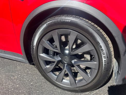 Used 2022 Tesla Model X Plaid image 14