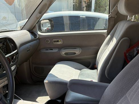 Used 2001 Toyota Tundra SR5 image 4