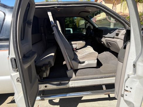 Used 1999 Ford F250 2WD SuperCab Super Duty image 4