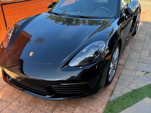 Used 2022 Porsche 718 Cayman image 6