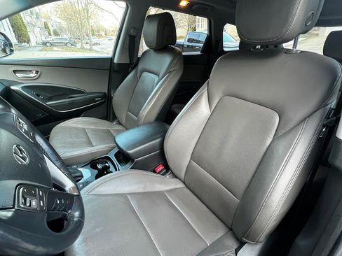 Used 2017 Hyundai Santa Fe Limited w/ Cargo Package image 6