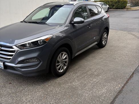 Used 2018 Hyundai Tucson SEL image 2