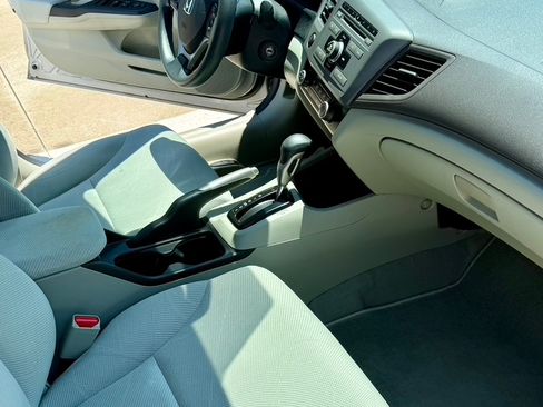 Used 2012 Honda Civic LX image 10