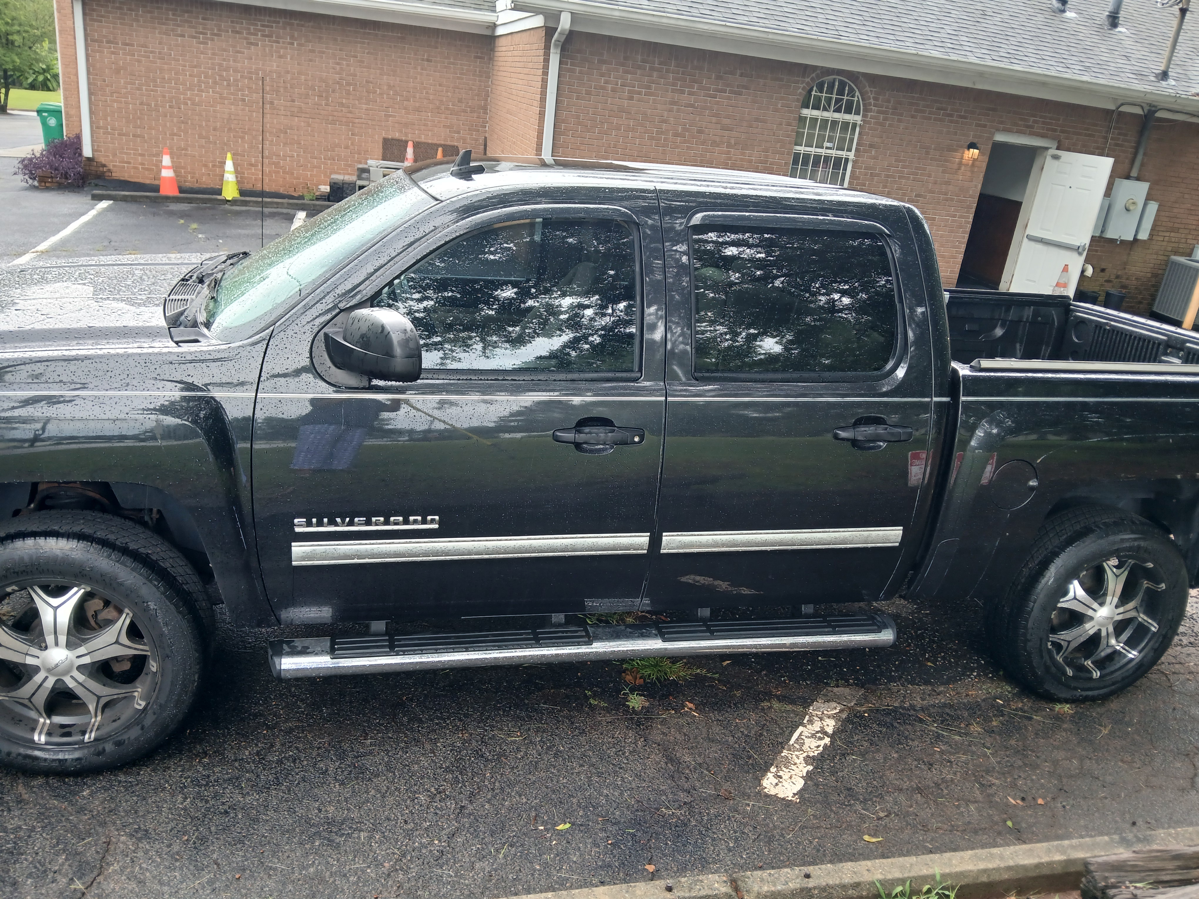 Used 2010 Chevrolet Silverado 1500 LT w/ Power Pack Plus AWD/4WD image 10
