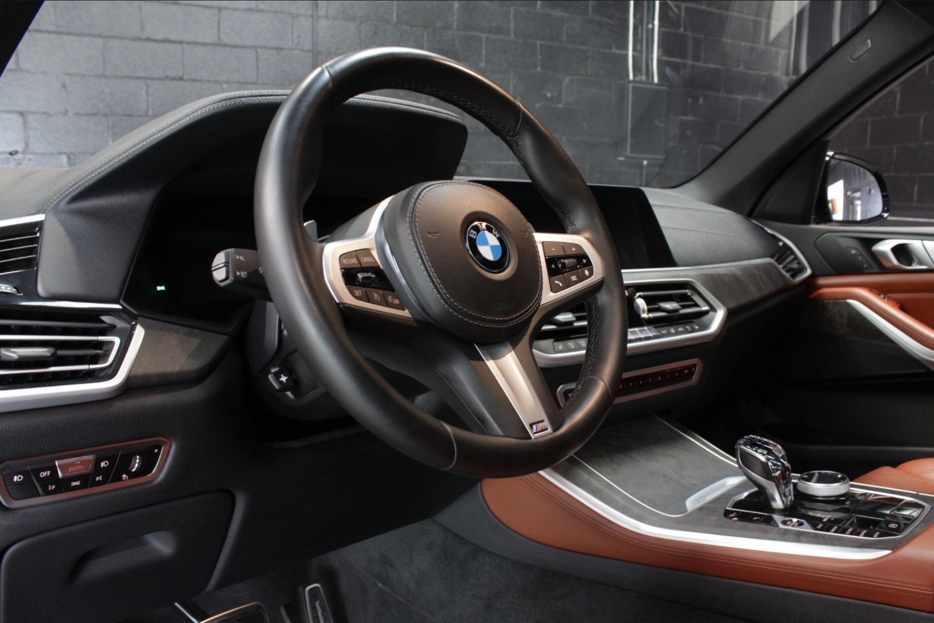 Used 2021 BMW X5 sDrive40i w/ M Sport Package RWD image 19