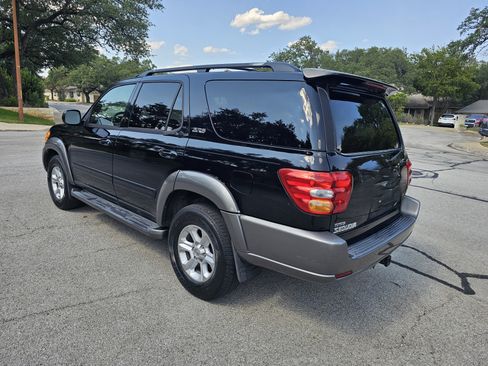 Used 2004 Toyota Sequoia SR5 RWD image 9