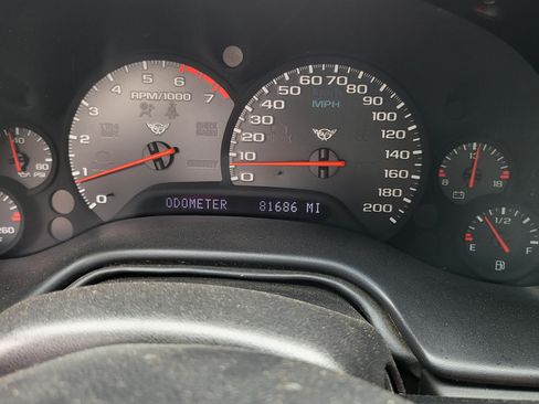 Used 1999 Chevrolet Corvette Coupe 2D w/ Roof Pkg image 14