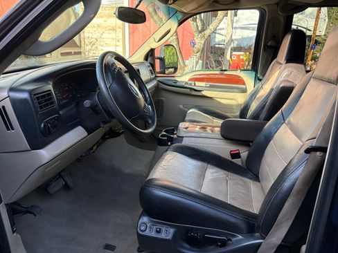 Used 2005 Ford Excursion Eddie Bauer image 4