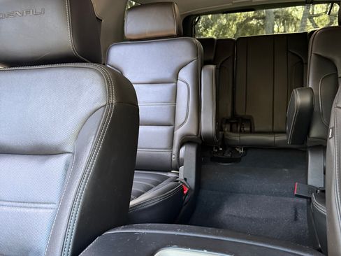Used 2019 GMC Yukon Denali w/ Open Road Package image 6